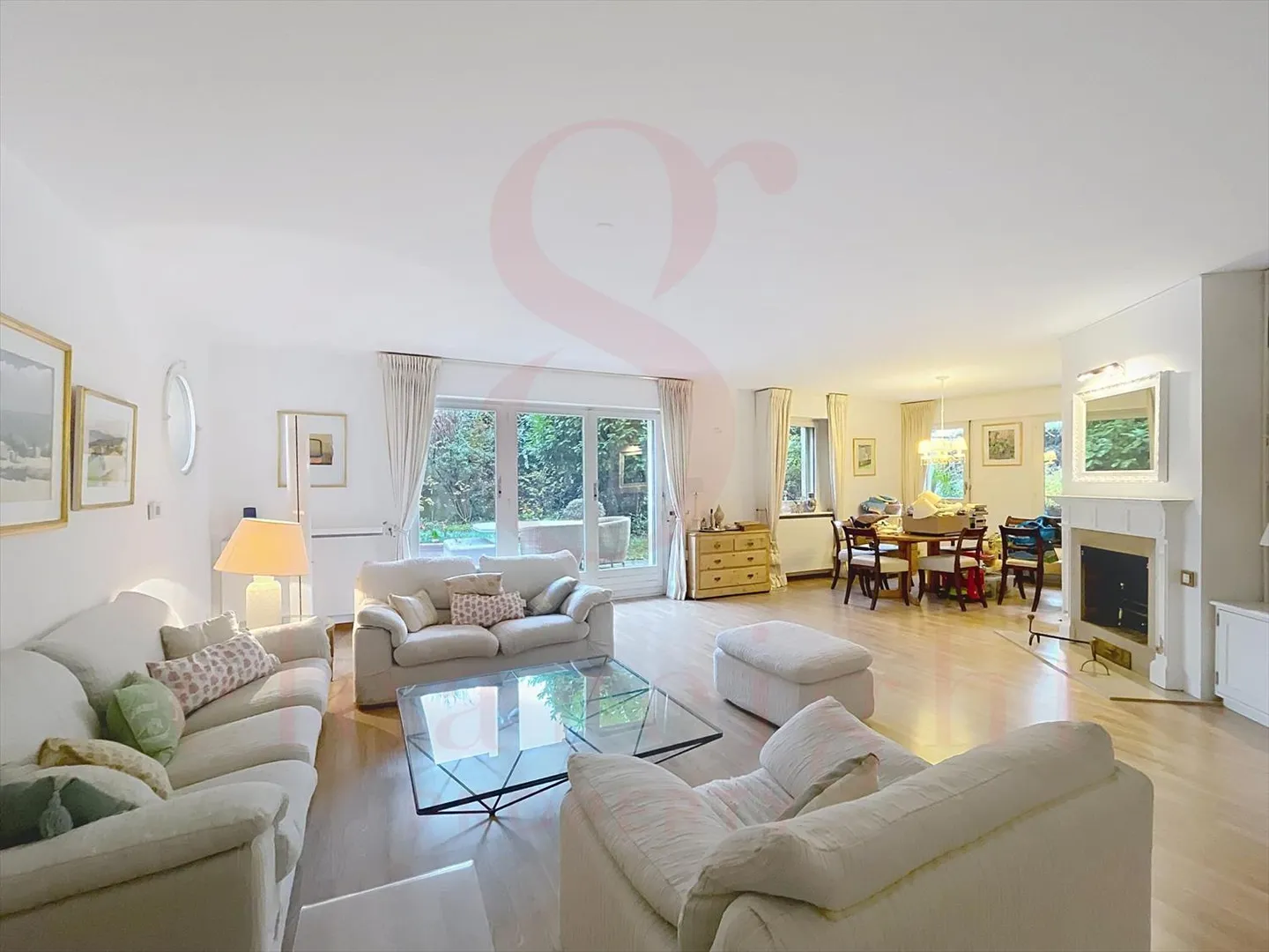 Bel appartement avec un jardin de 800m2 - Foto 2 von 2