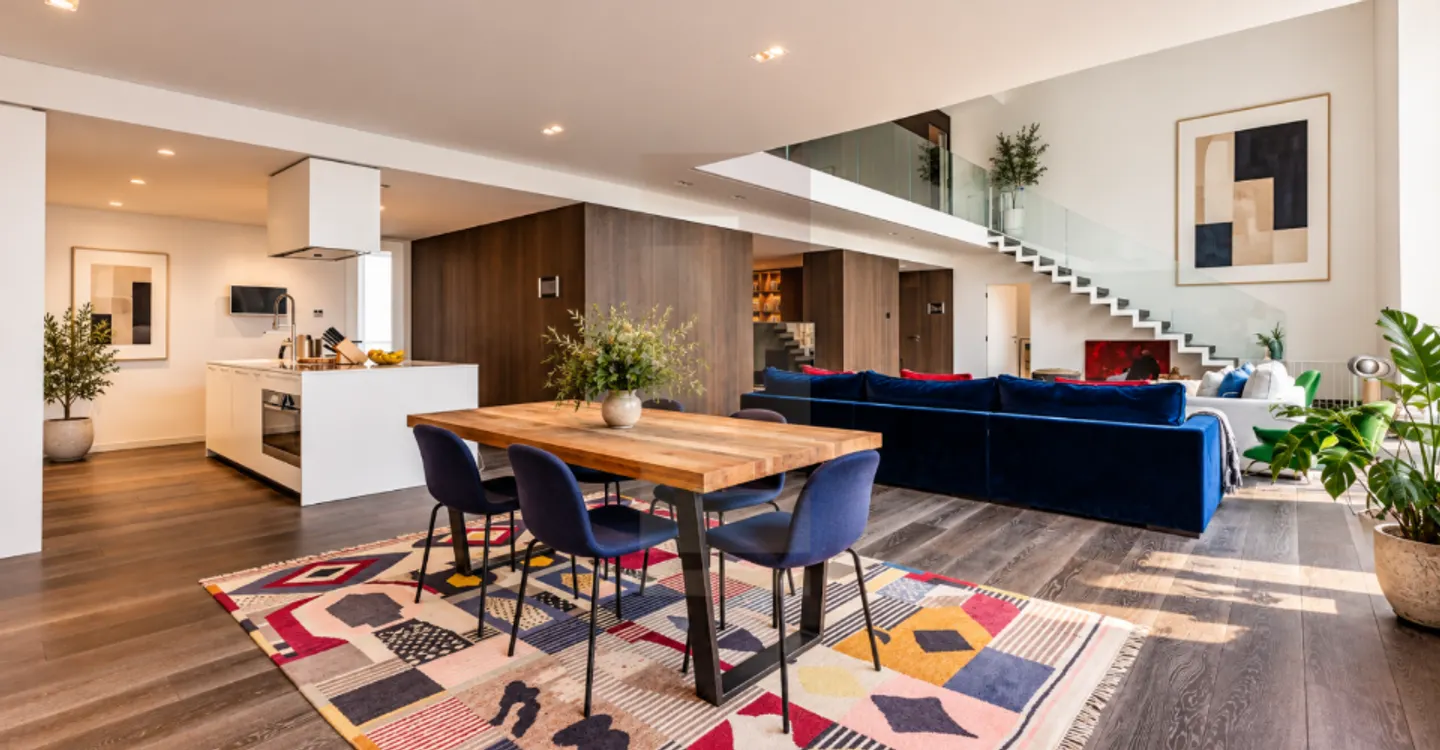 Elegant contemporary duplex with double height and hotel services - Photo 2 of 4