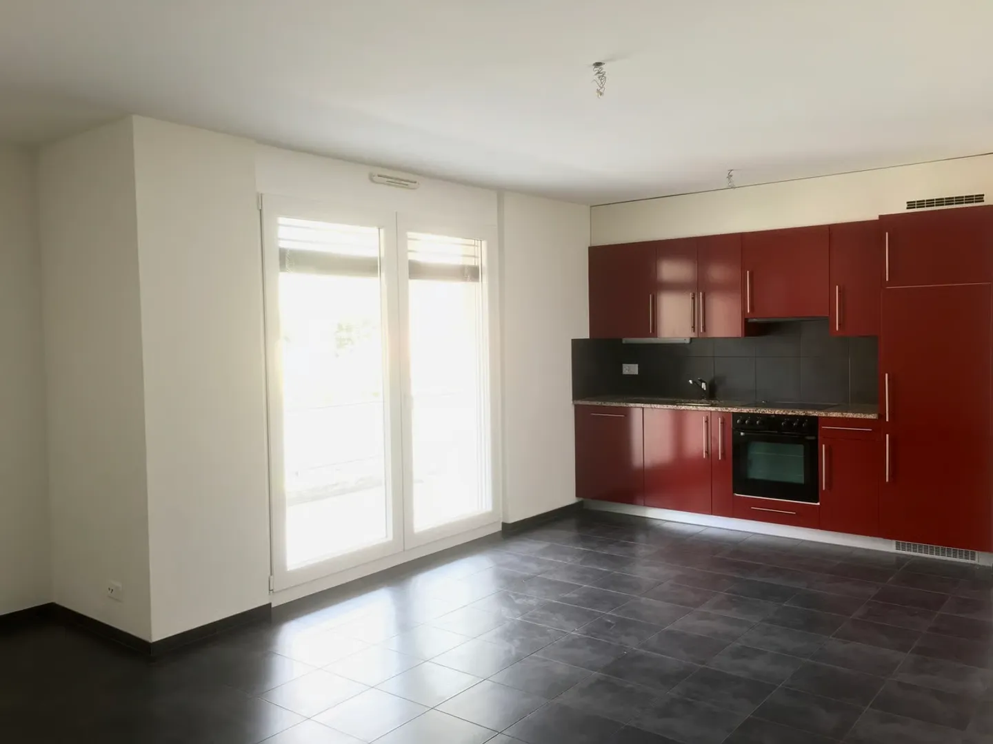 Spacious 3.5-room apartment on the 2nd floor - Photo 2 of 7