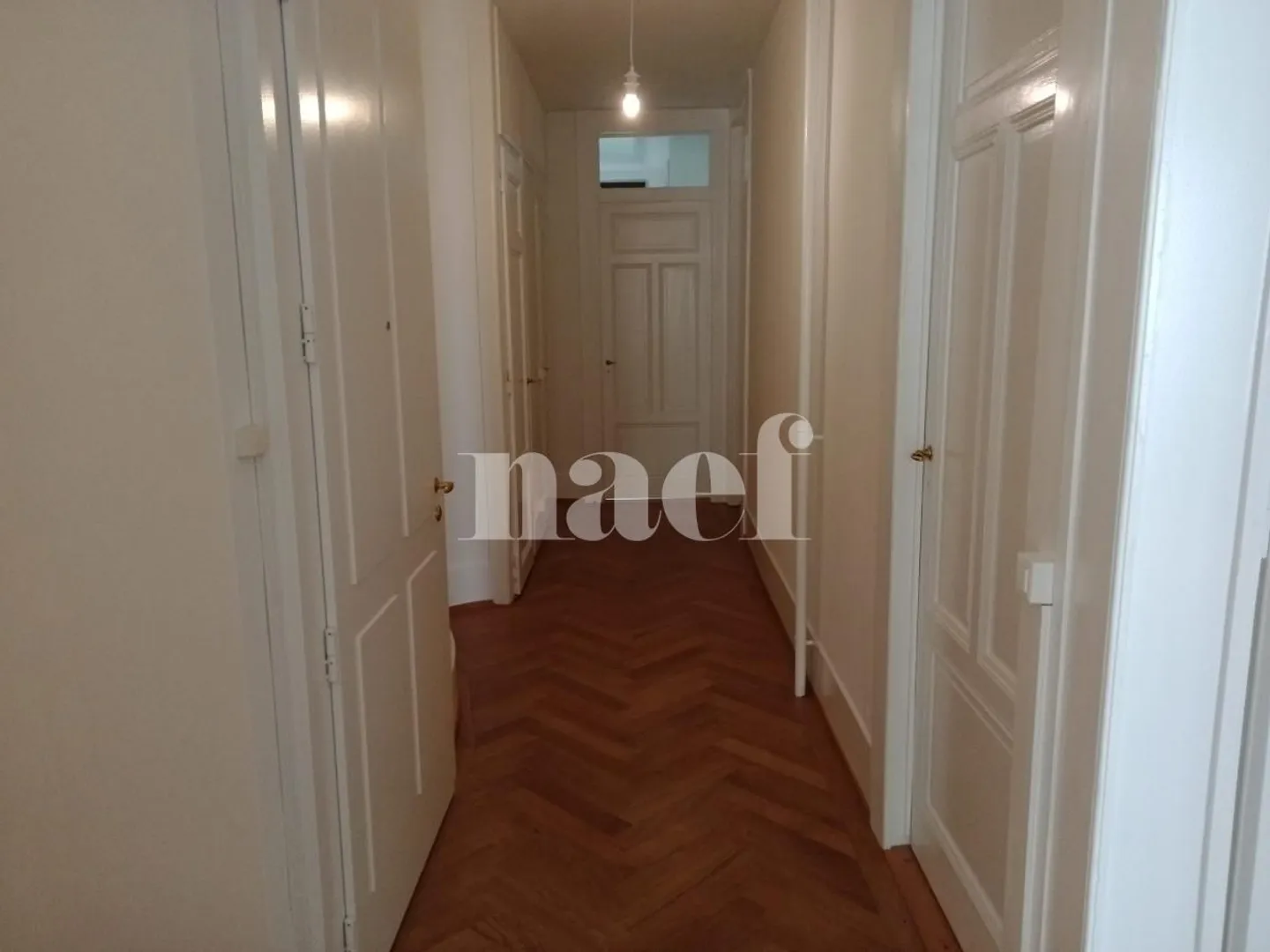 Appartement spacieux 5 pièces - Photo 2 sur 12