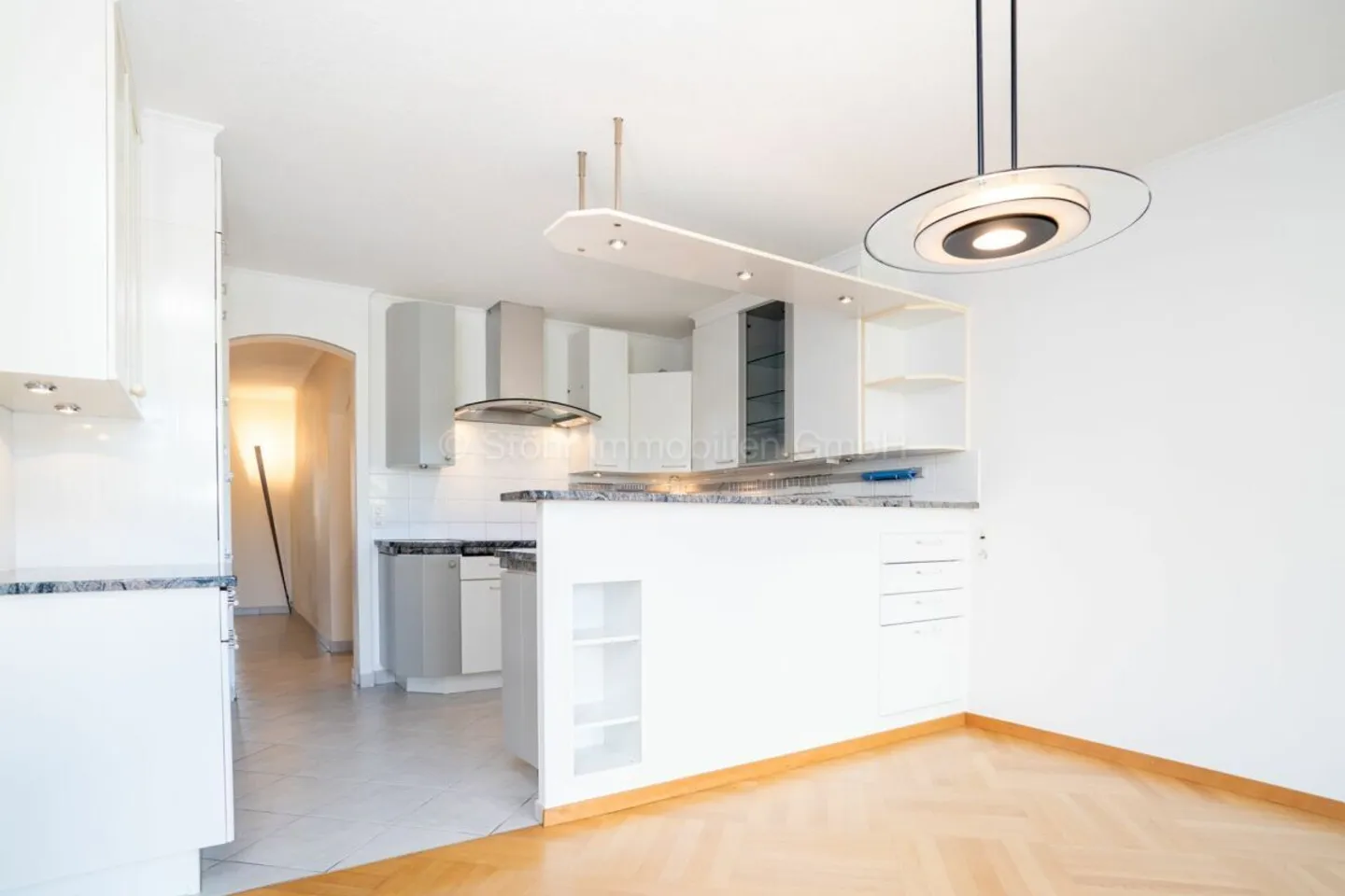 Spacious 5.5 Room Apartment Centrally Located in Winterthur-Seen - Photo 14 of 25