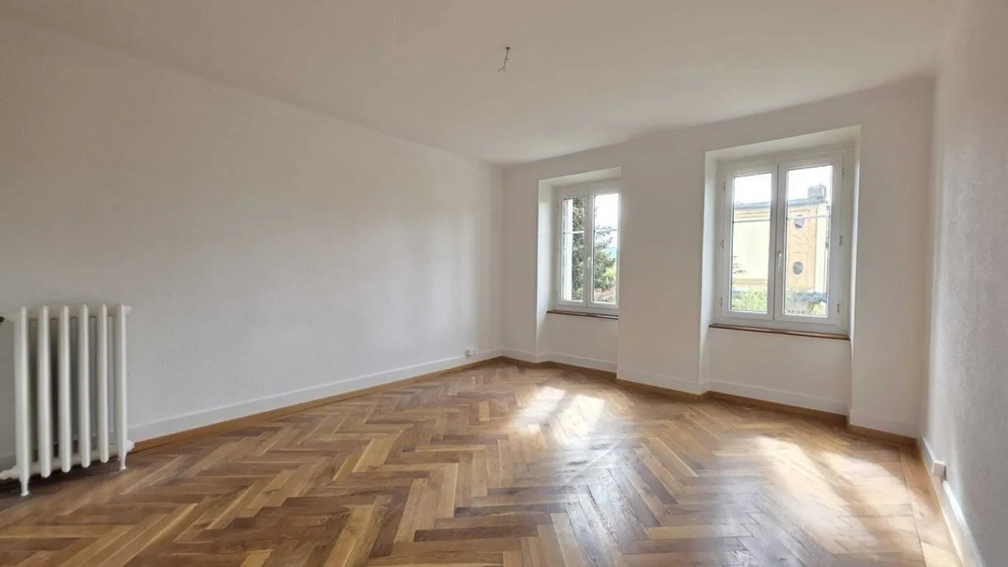 3 pièces tout confort au rez-de-chaussée - Photo 1 sur 6