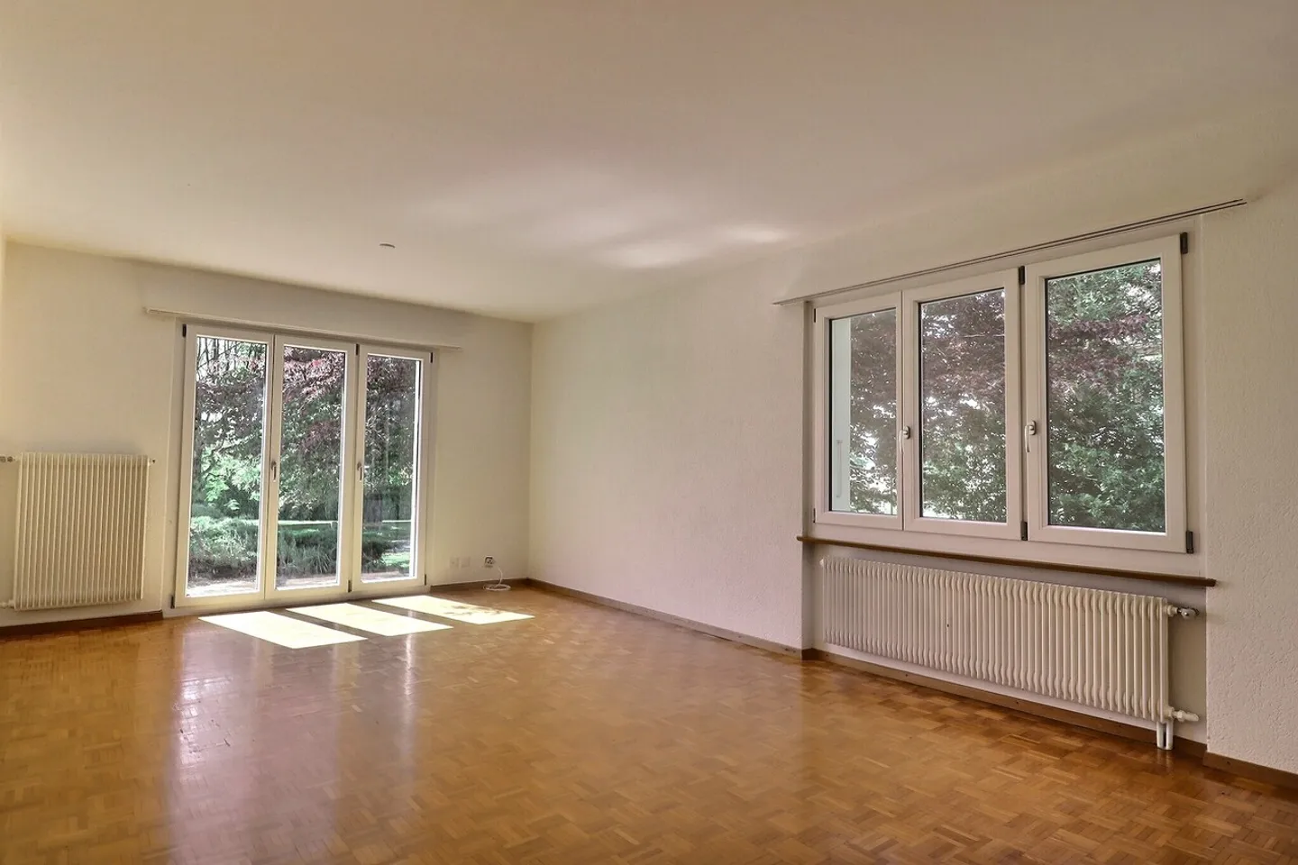 Charming house with two apartments of 3.5 p and 2.5 p - Photo 3 of 11