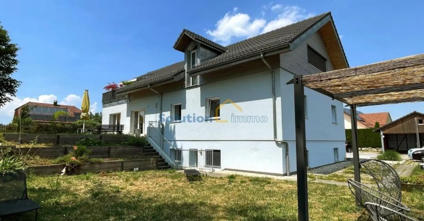 Incantevole edificio con 3 appartamenti e un giardino superbo - Foto 5 di 11