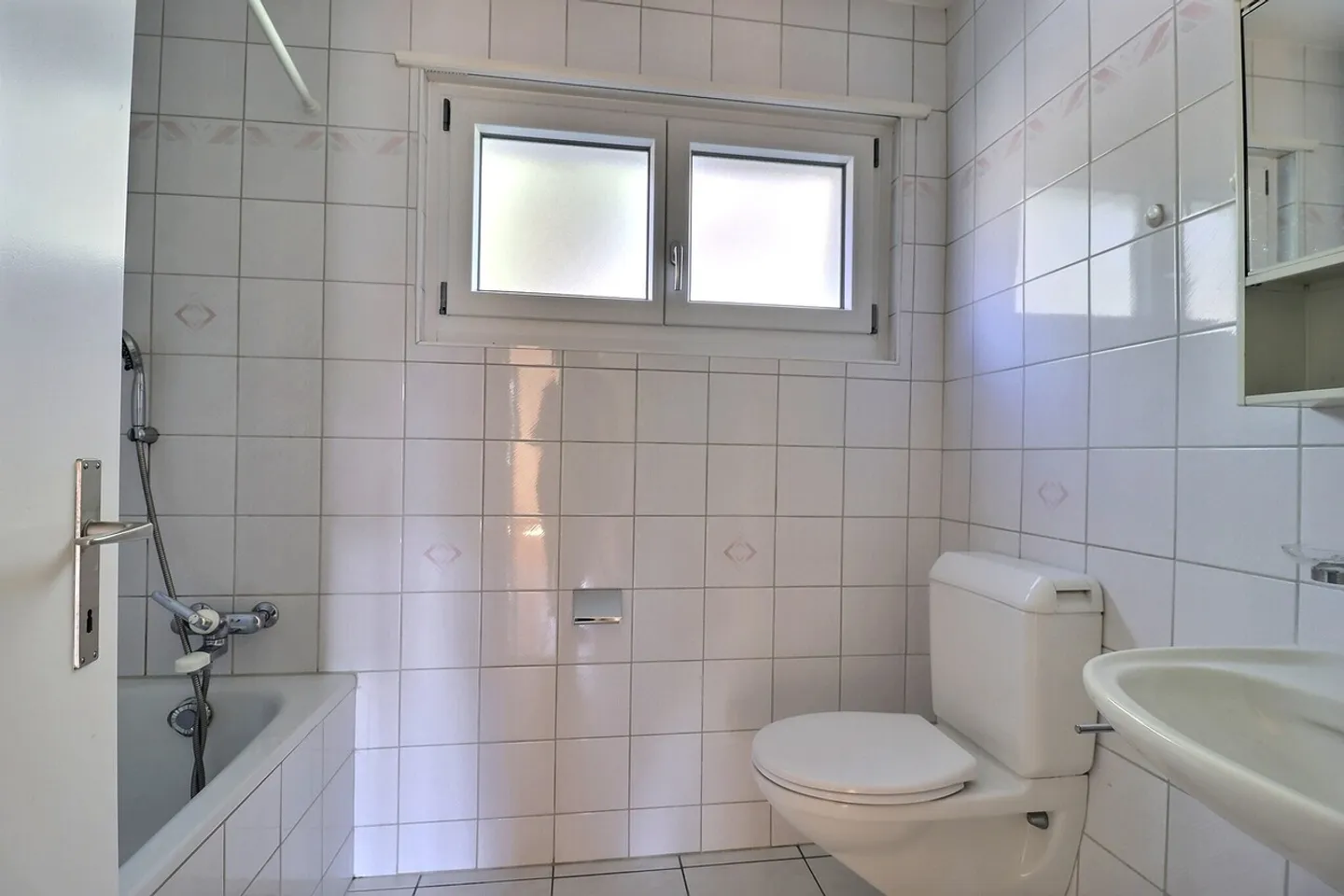 Charming house with two apartments of 3.5 p and 2.5 p - Photo 5 of 11