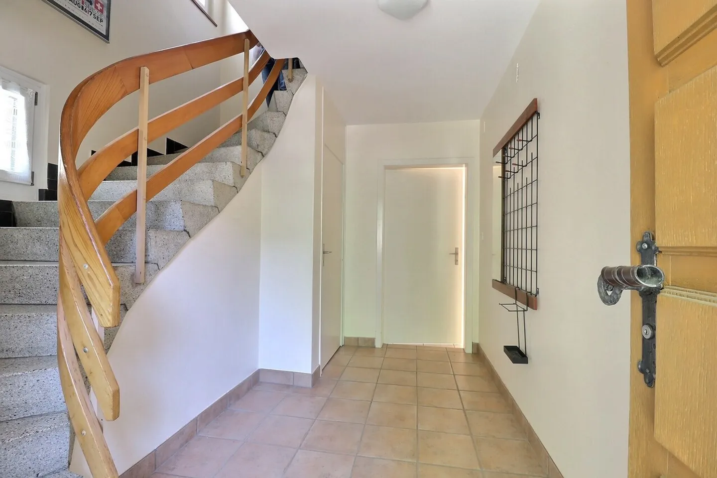 Charming house with two apartments of 3.5 p and 2.5 p - Photo 6 of 11