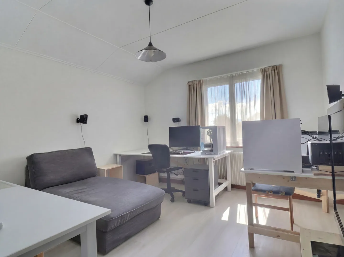 Charming house with two apartments of 3.5 p and 2.5 p - Photo 7 of 11