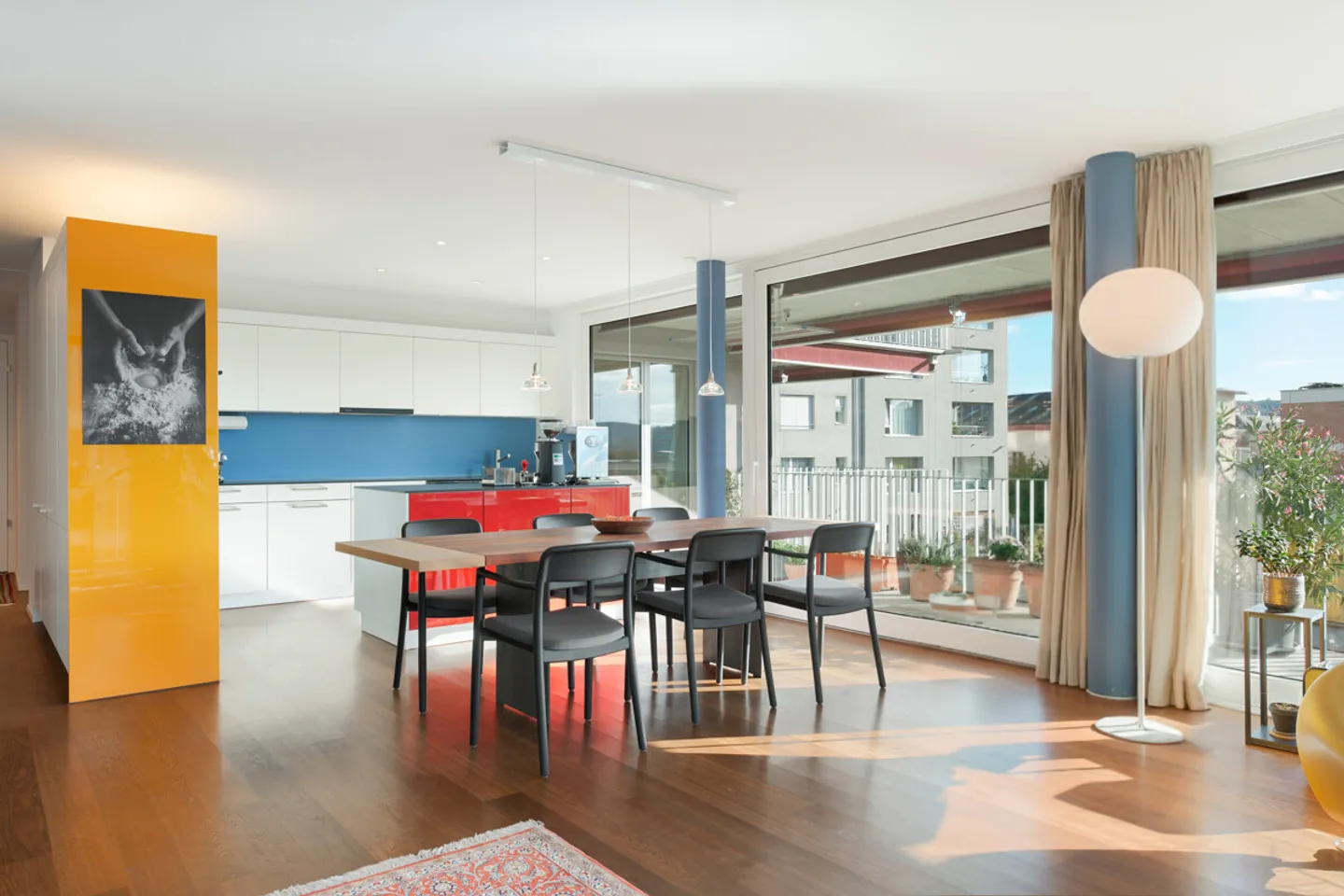 Living with a panoramic view over the rooftops of Winterthur - Photo 4 of 7