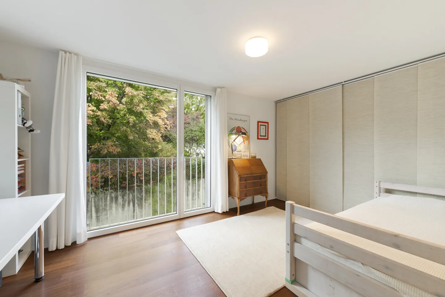 Living with a panoramic view over the rooftops of Winterthur - Photo 6 of 7