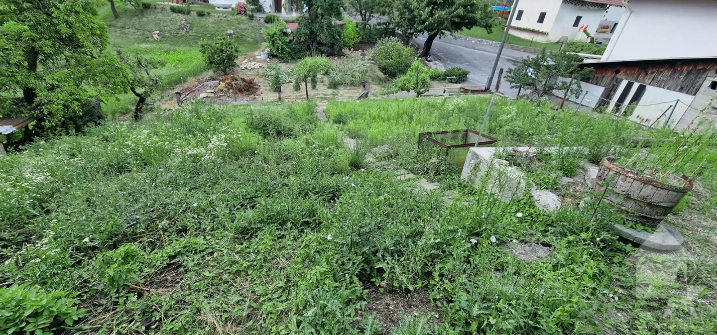 Casa nel villaggio con fienile annesso e garage - Foto 13 di 13