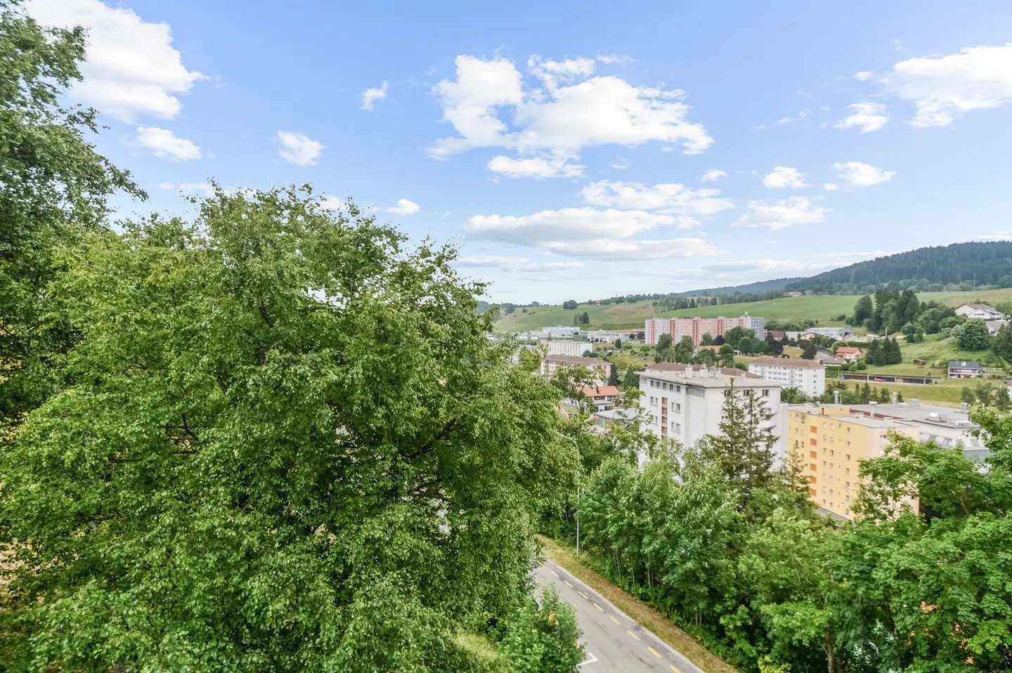 Rénové - Emplacement idéal - Photo 1 sur 8