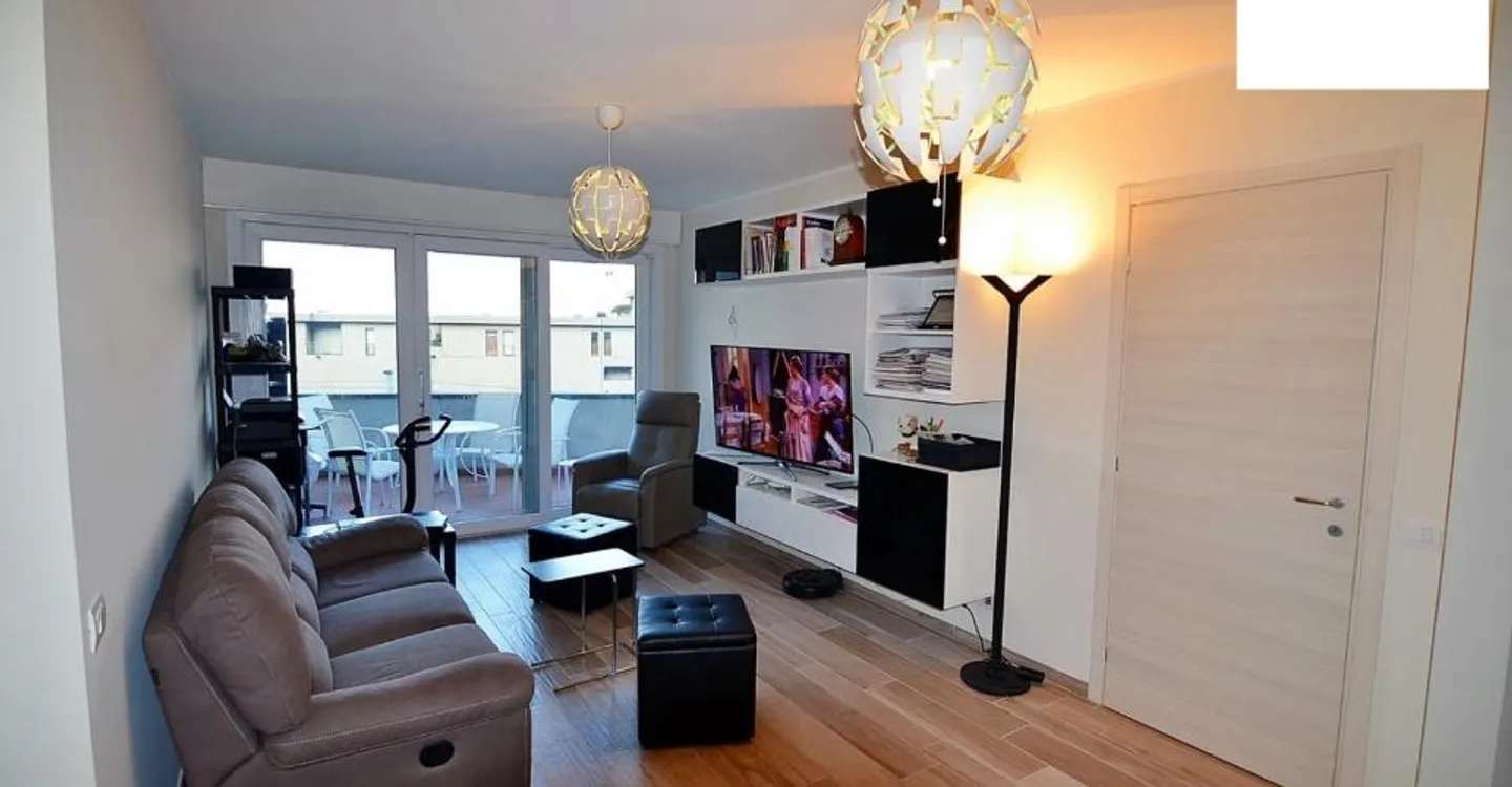 Appartement rénové avec vue sur le lac - Photo 2 sur 12