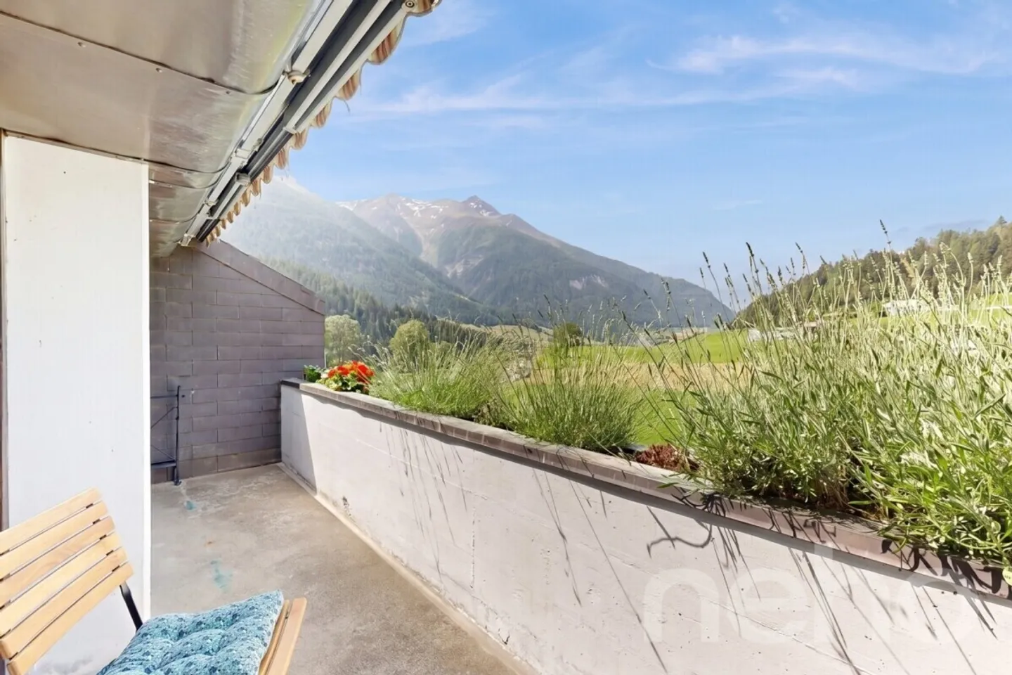 Charming 2.5-room duplex in a secondary residence in Lax (Valais) - Photo 3 of 12