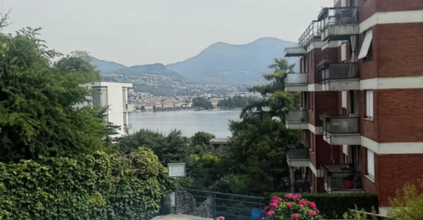 Appartement rénové avec vue sur le lac - Photo 10 sur 12