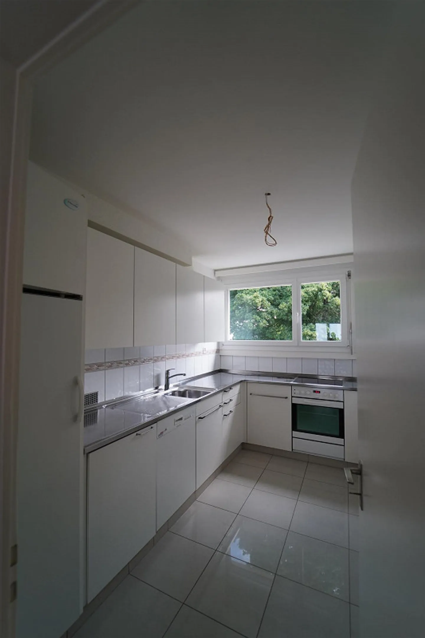 Beautiful, bright, centrally located apartment - Photo 2 of 5