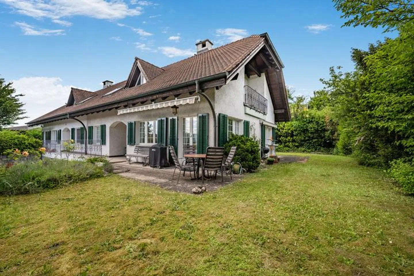 THE DREAM OF A HOUSE WITH GARDEN COMES TRUE - Photo 1 of 8