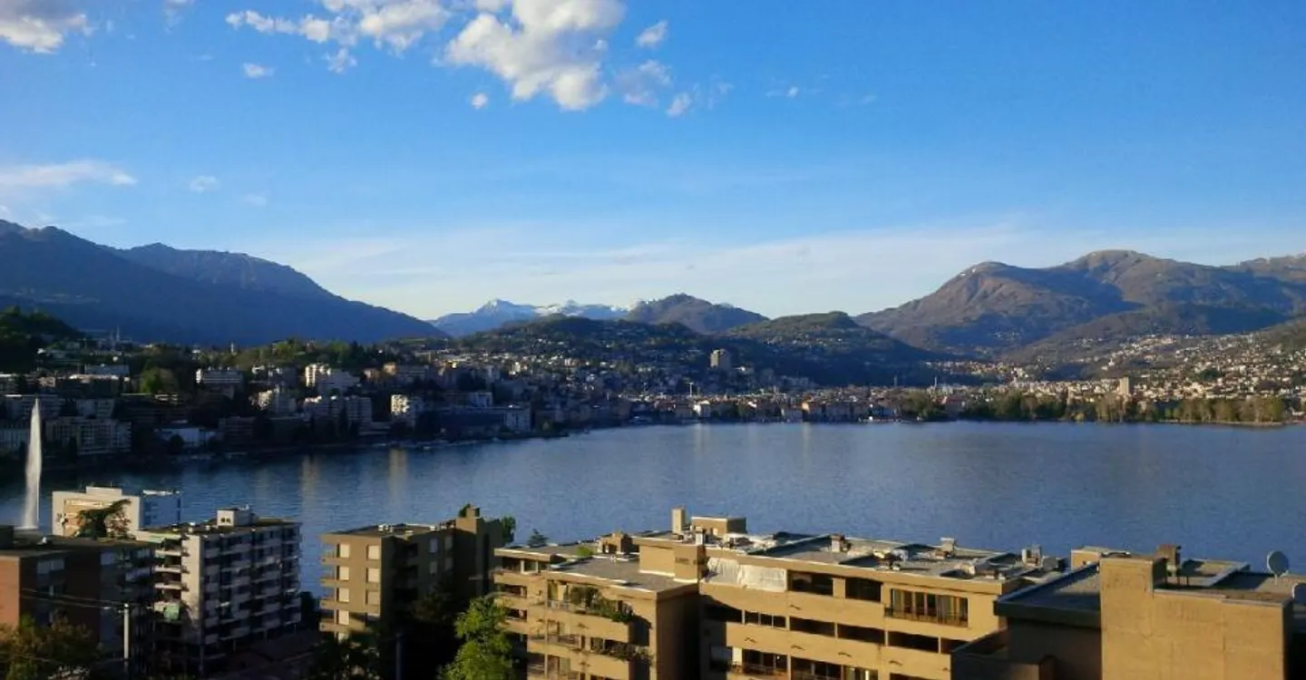Appartement rénové avec vue sur le lac - Photo 8 sur 12