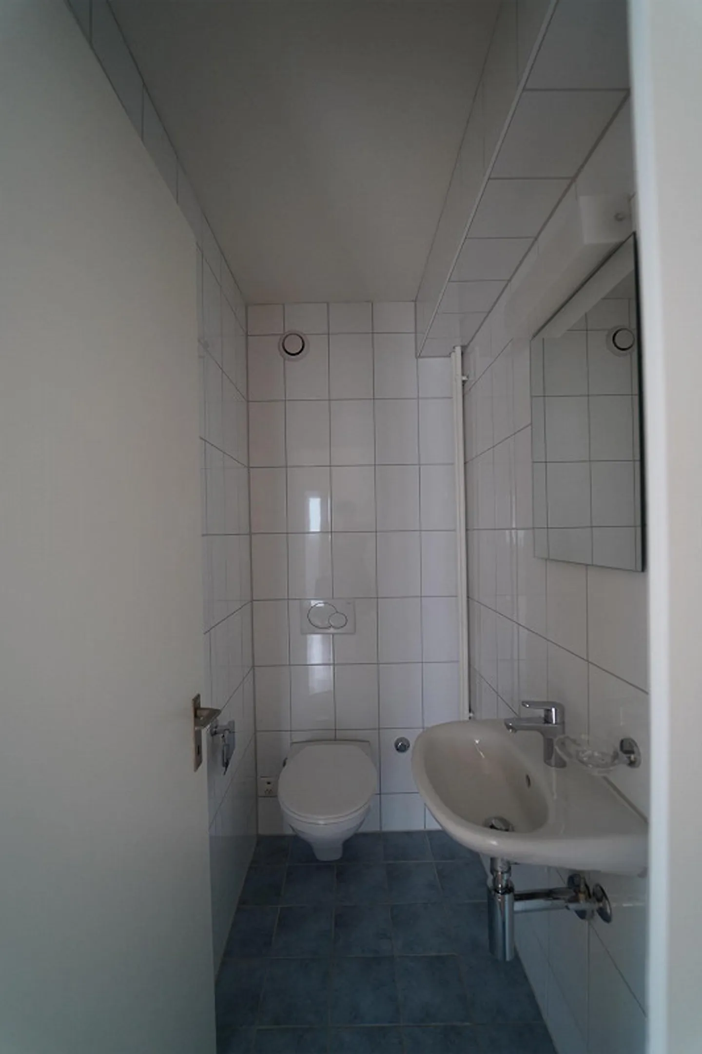 Beautiful, bright, centrally located apartment - Photo 4 of 5