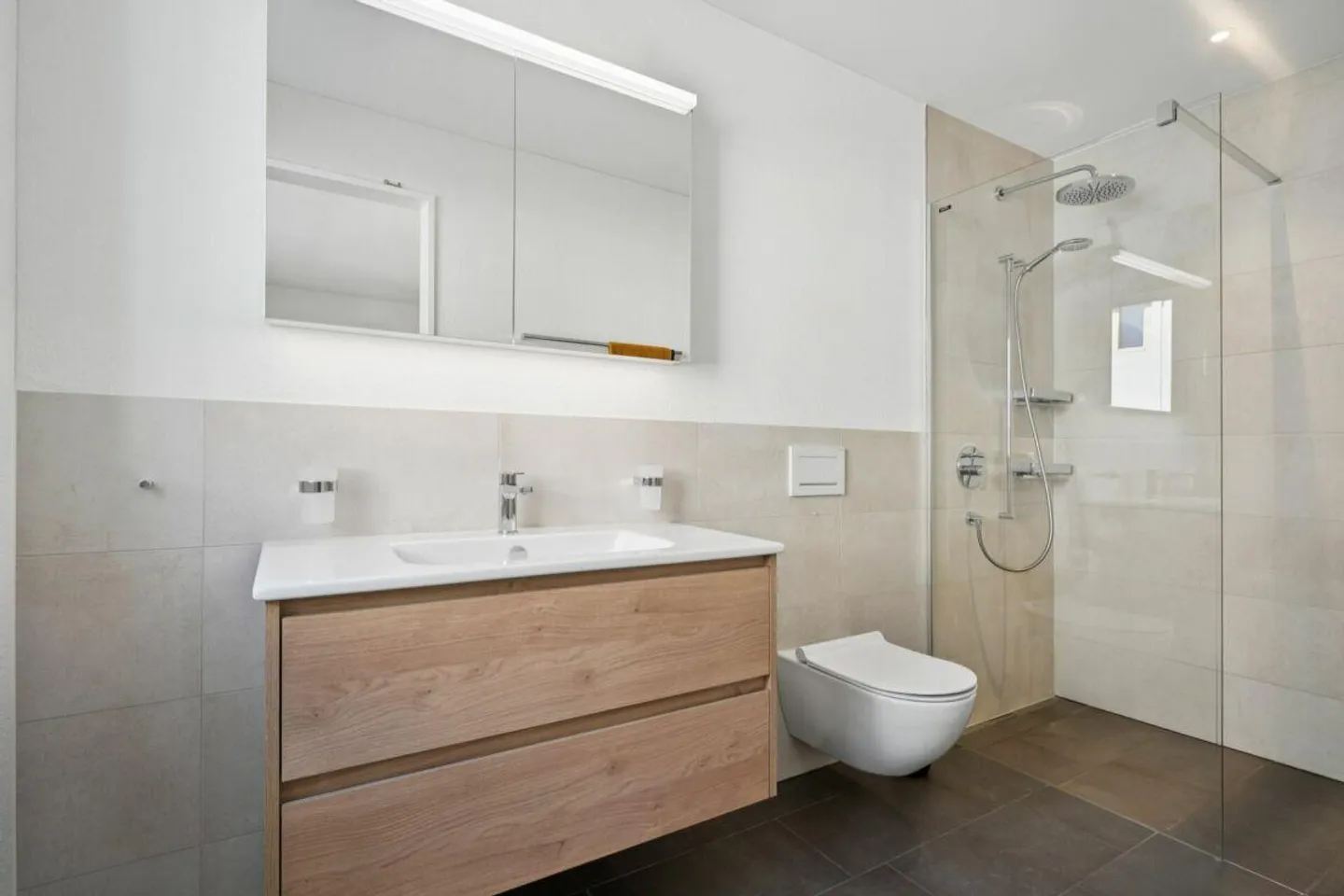Comfort abitativo portato al punto - moderno, elegante e centralmente situato! - Foto 8 di 11