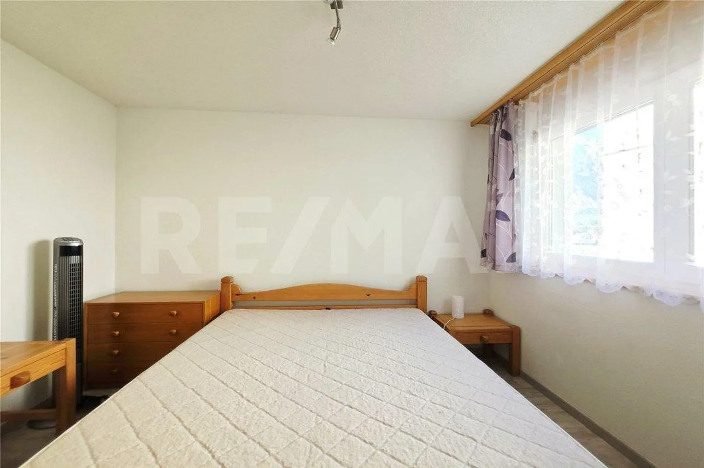 Well-maintained 4.5-room condominium in a preferred residential area in Susten - Photo 11 of 13