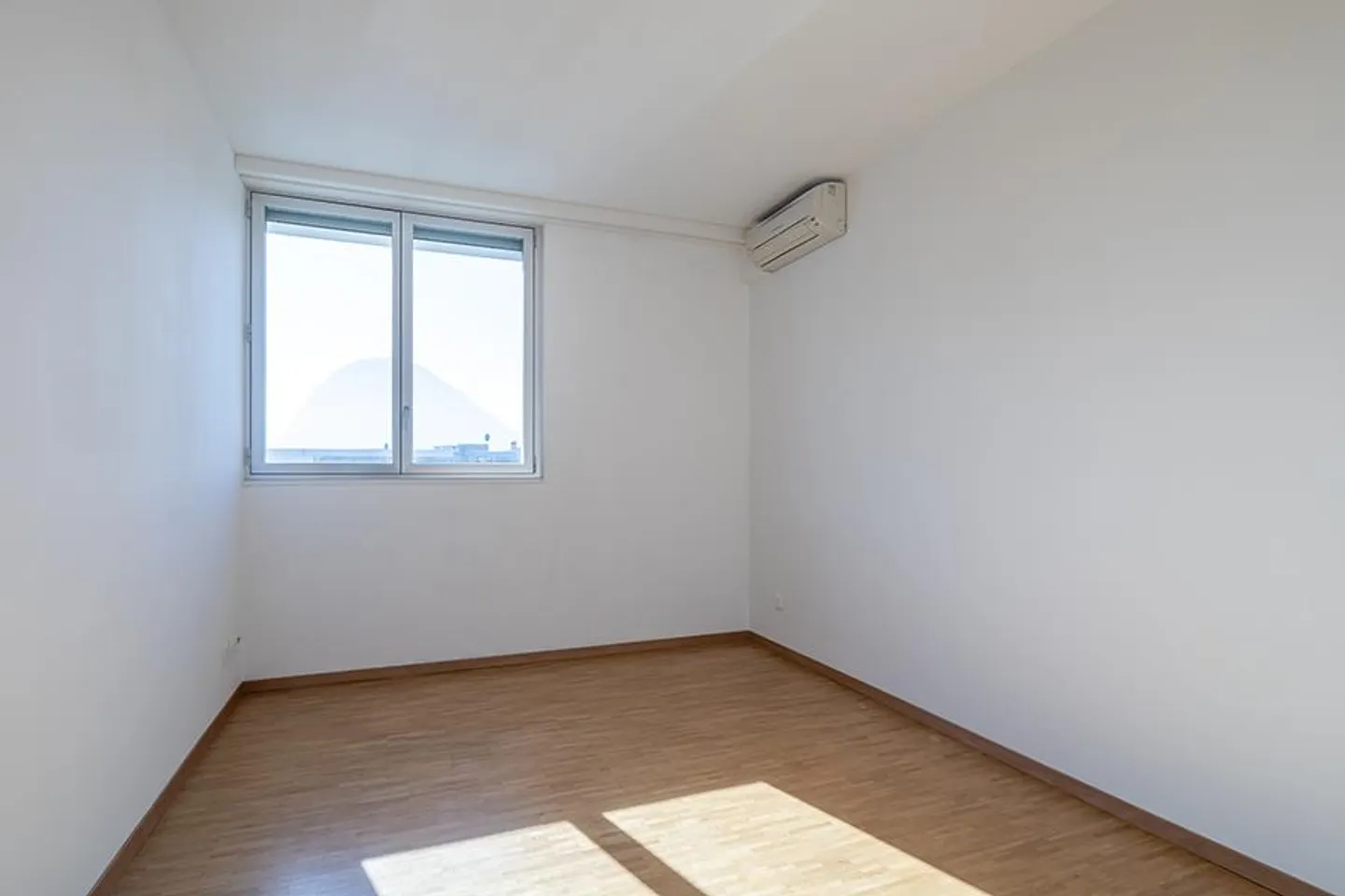 DUPLEX LUMINEUX À LUGANO - Photo 17 sur 19
