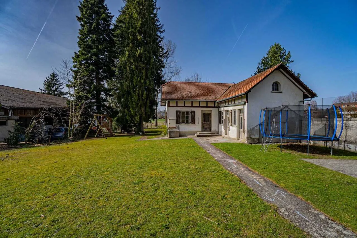 Historische Villa mit Baulandreserve - Foto 8 von 13