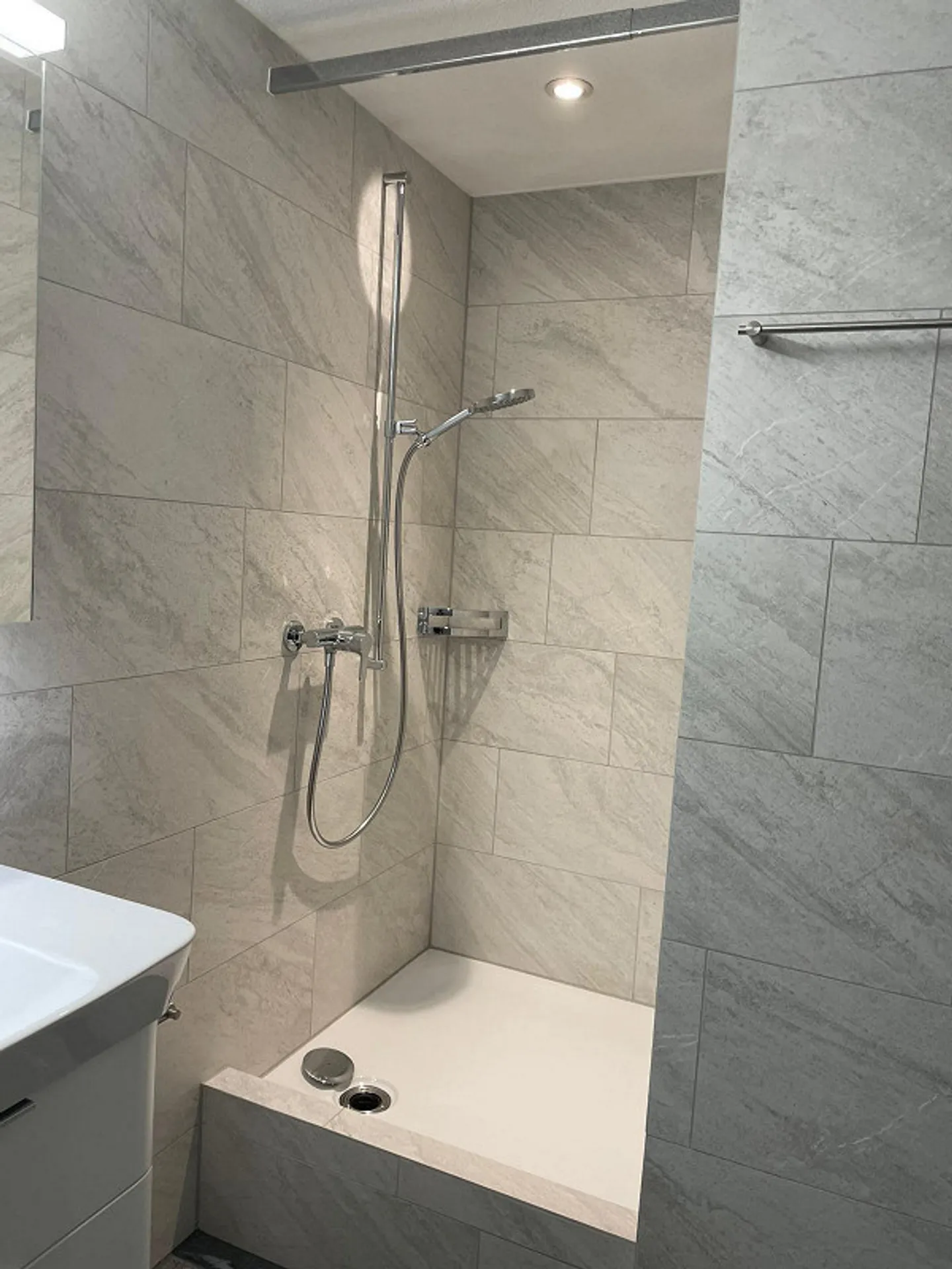 Beautiful Maisonette Apartment with Lake View - Photo 8 of 11