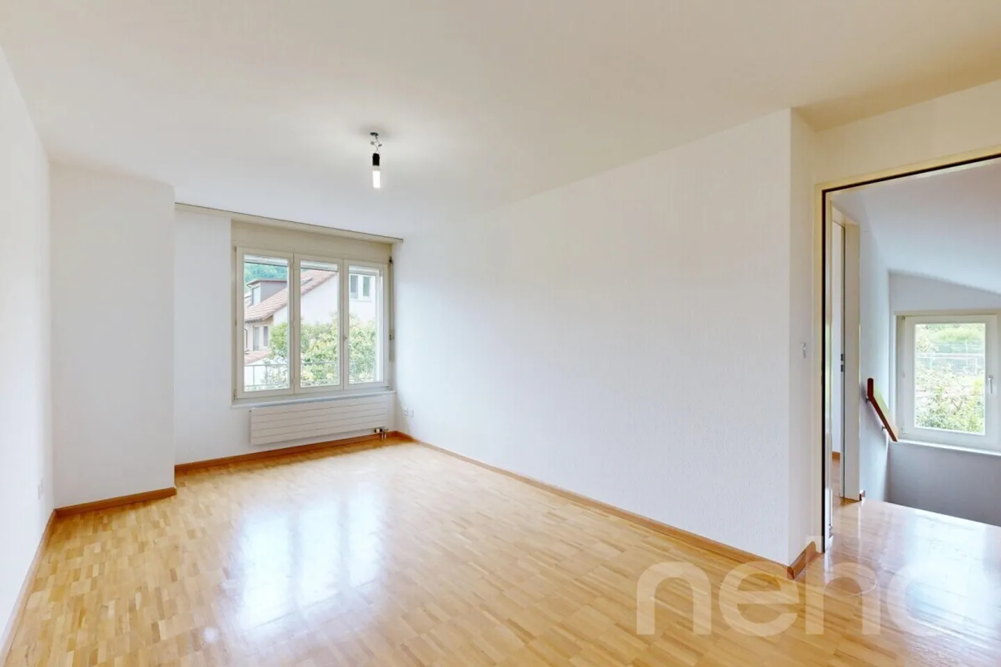 Casa angolare di 5,5 stanze con giardino idilliaco in una posizione adatta alle famiglie - Foto 8 di 12