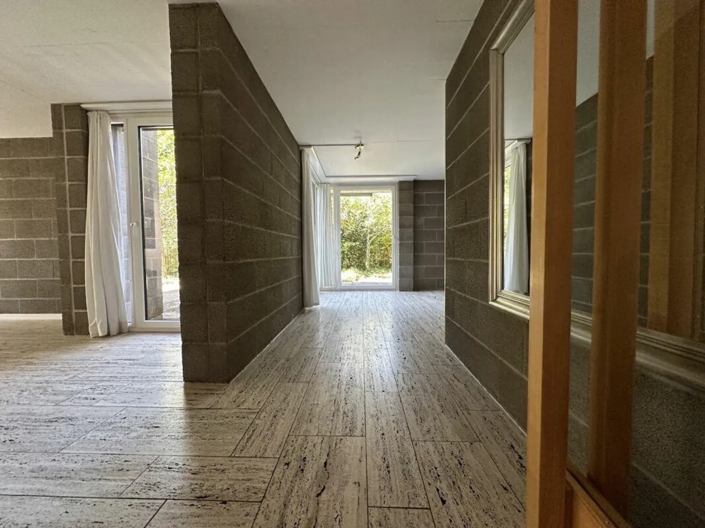 Casa a schiera senza tempo e bella con privacy in una zona residenziale privilegiata - Foto 4 di 13