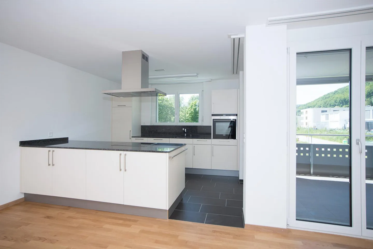 Family apartment with practical layout - Photo 1 of 9