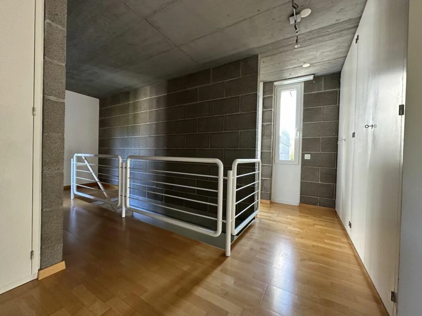 Casa a schiera senza tempo e bella con privacy in una zona residenziale privilegiata - Foto 11 di 13