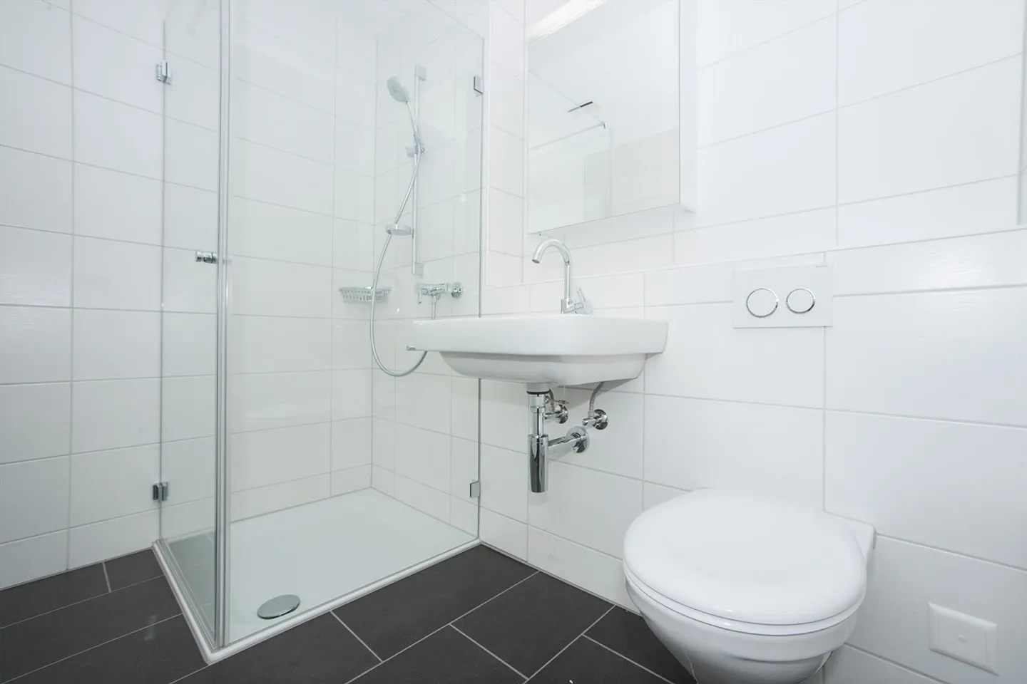 Family apartment with practical layout - Photo 5 of 9