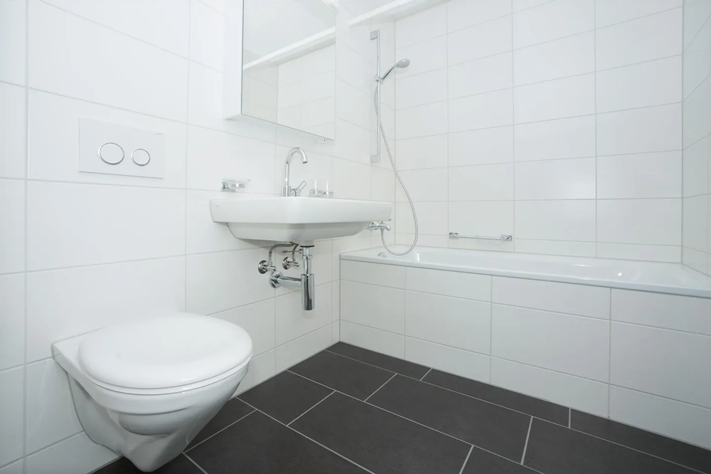 Family apartment with practical layout - Photo 6 of 9