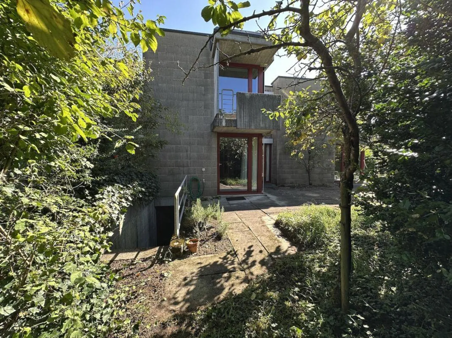 Casa a schiera senza tempo e bella con privacy in una zona residenziale privilegiata - Foto 1 di 13