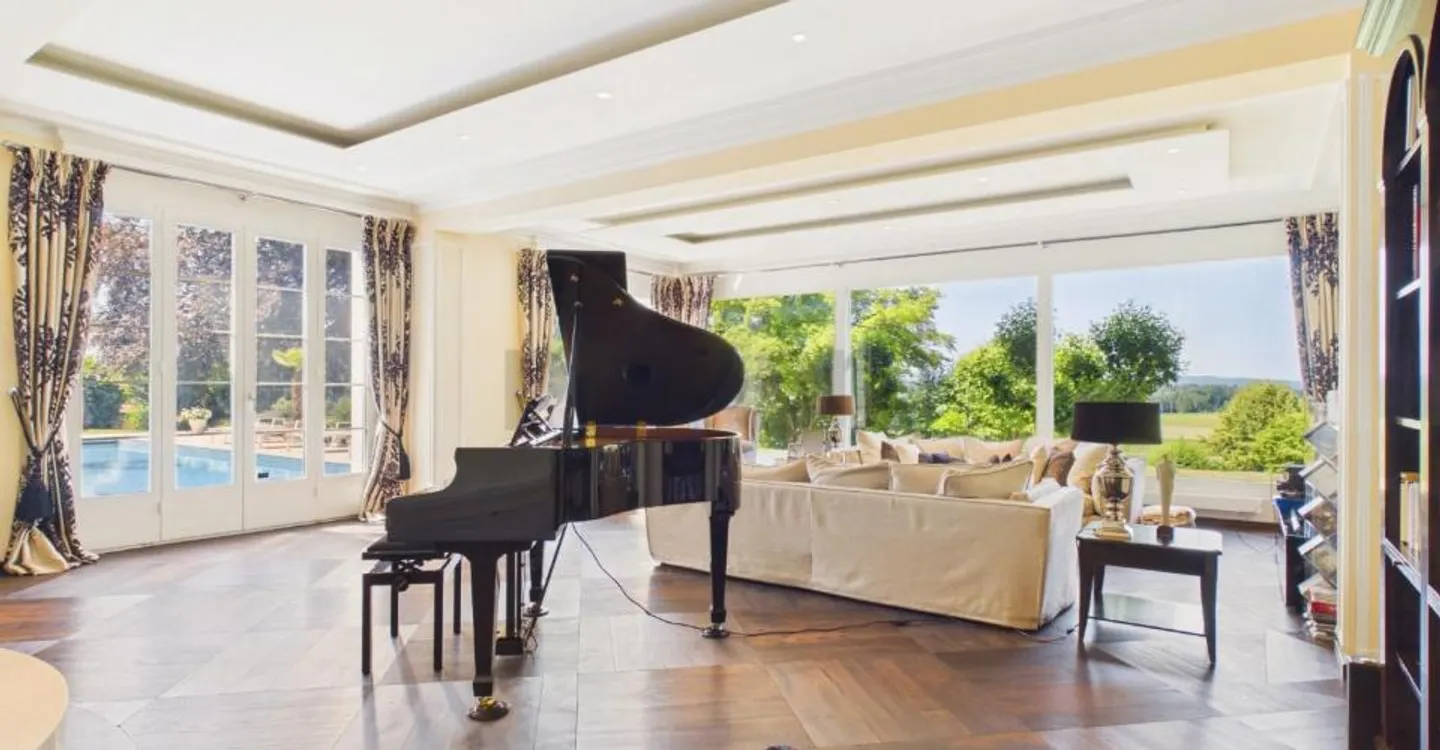 Exklusive Villa mit grandiosem Pool und unverbaubarem Panoramablick - Foto 7 von 11