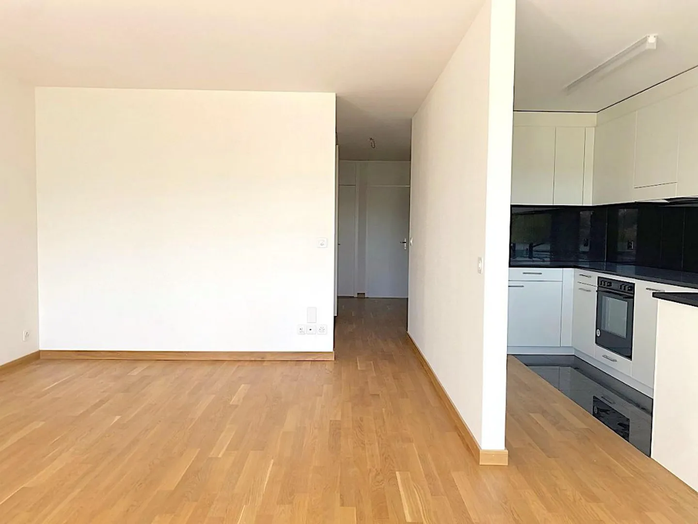 Appartement 2.5 pièces avec grand balcon et belle vue - Photo 2 sur 10
