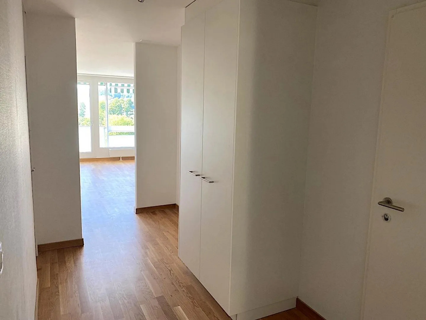 Appartement 2.5 pièces avec grand balcon et belle vue - Photo 6 sur 10