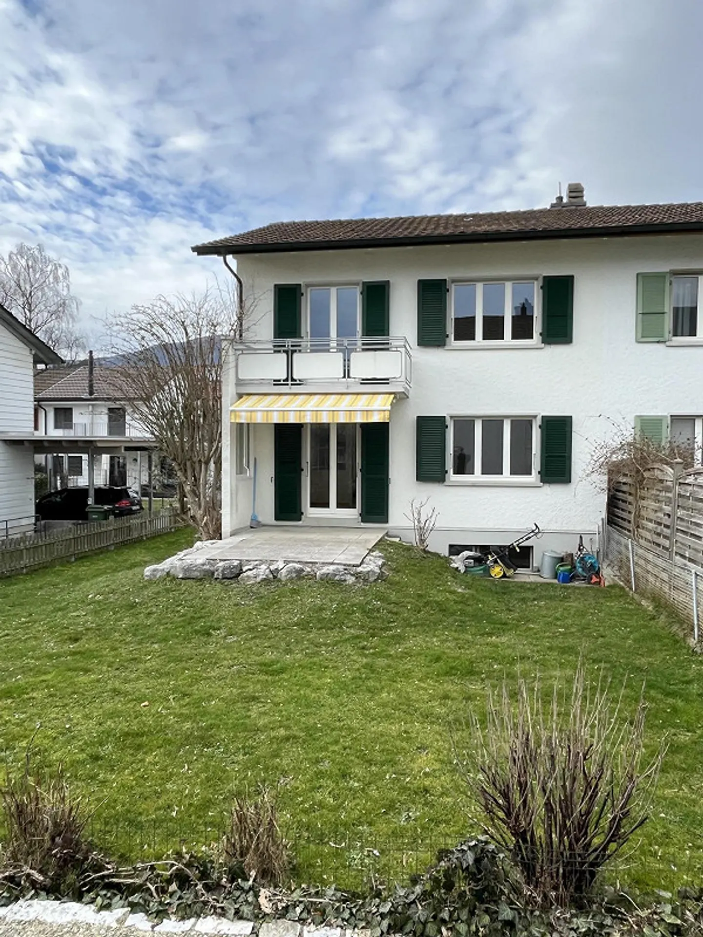 5-room semi-detached house in a quiet location in Feldbrunnen - Photo 1 of 16
