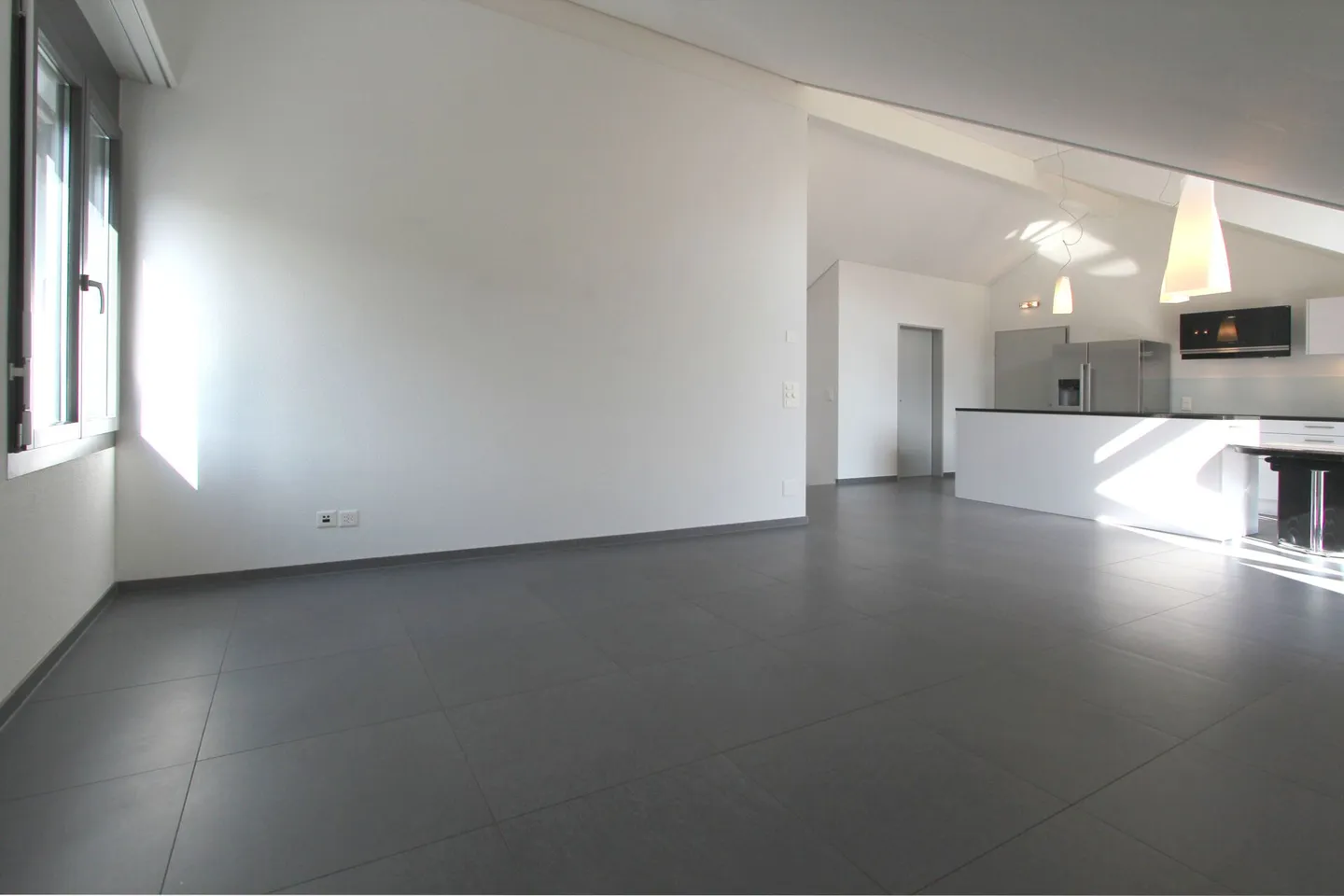 Naturale ed Elegante: Maisonette Penthouse da Sogno con 5.5 Camere - Foto 4 di 10