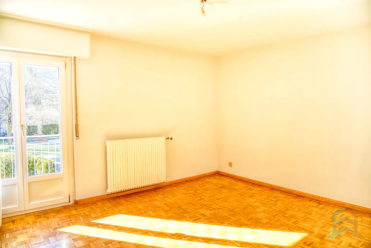 Zu vermieten, charmante 3 ½-Zimmer-Wohnung mit Balkon und Garten - Foto 5 von 13