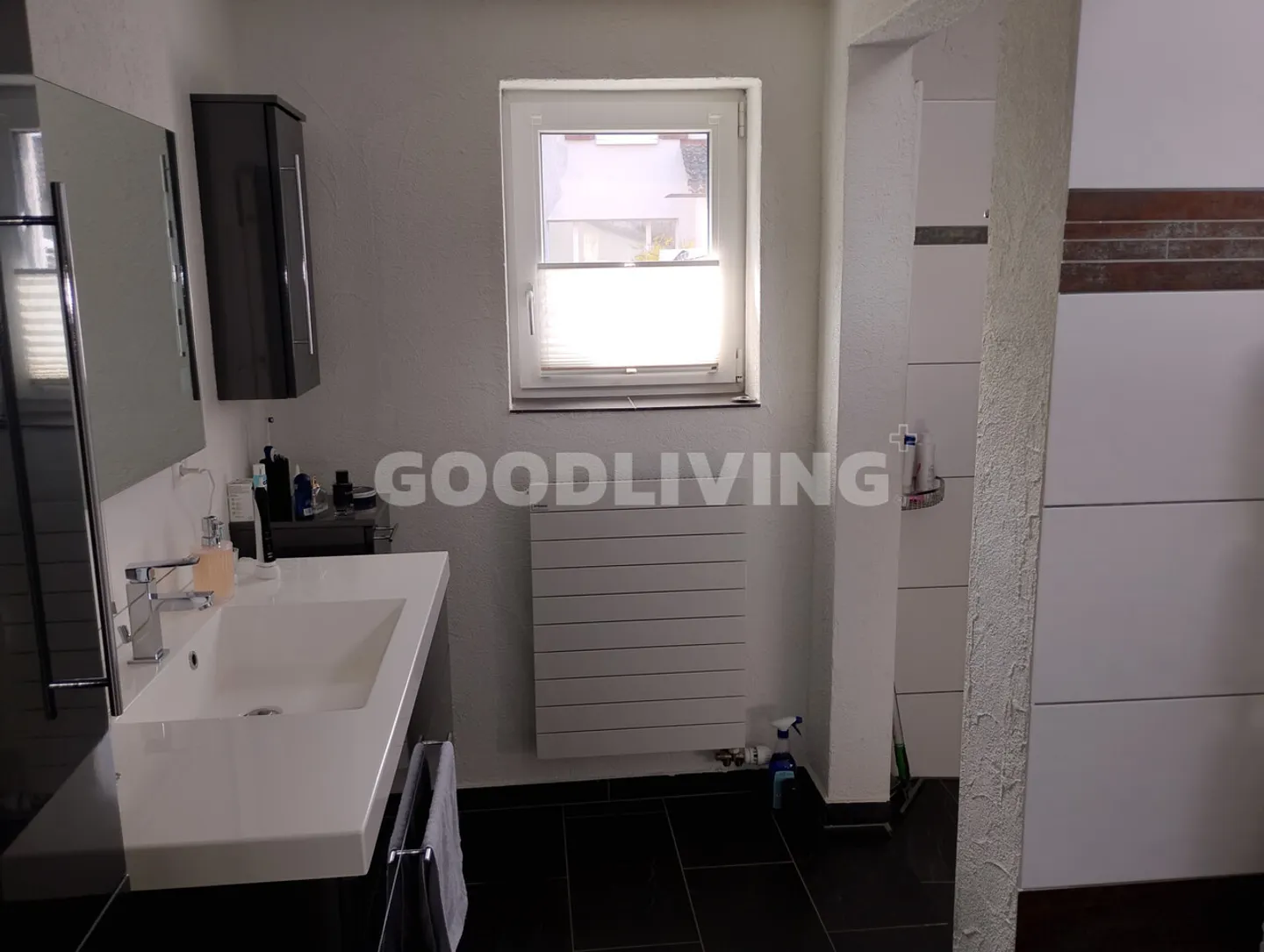 Charming Semi-Detached House - Photo 5 of 7