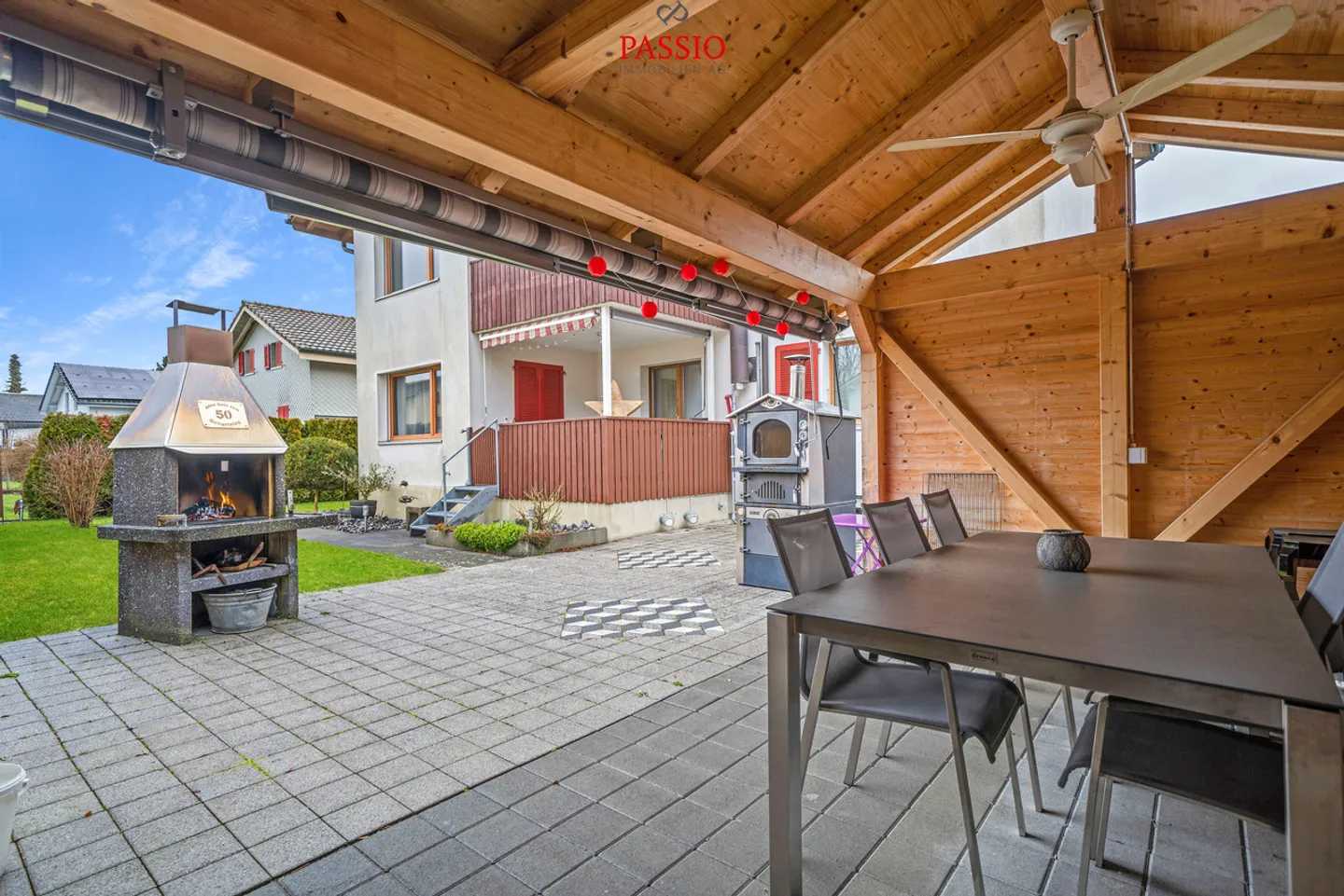 Casa bifamiliare ben tenuta di 9,5 stanze con paradiso del giardino - Foto 2 di 44