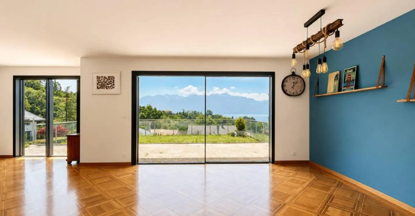 Villa individuelle de 6,5 pièces avec panorama sur le Léman et les Alpes - Foto 2 di 11