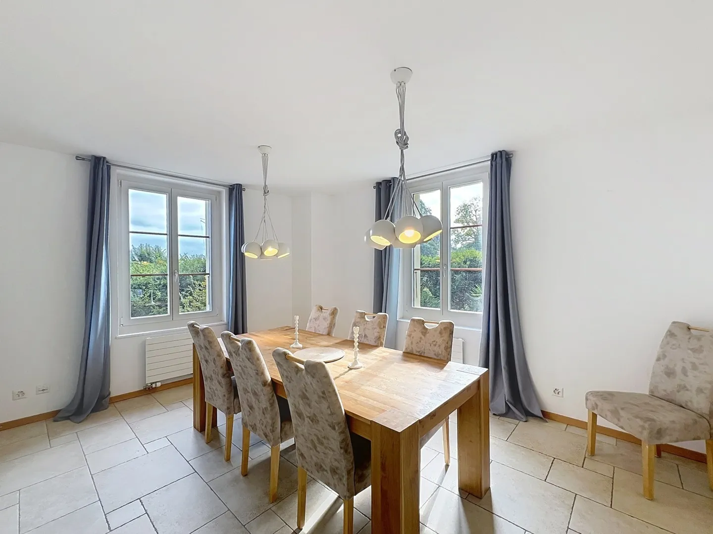 Magnificent villa with garden just steps from the lake - Photo 4 of 15
