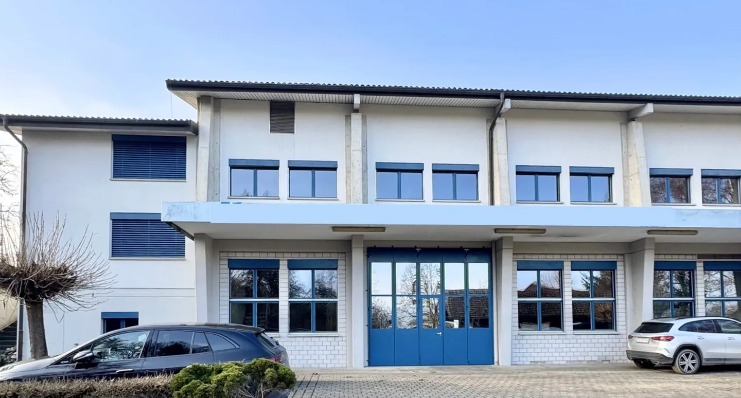 Versatile Commercial Property - Photo 1 of 10