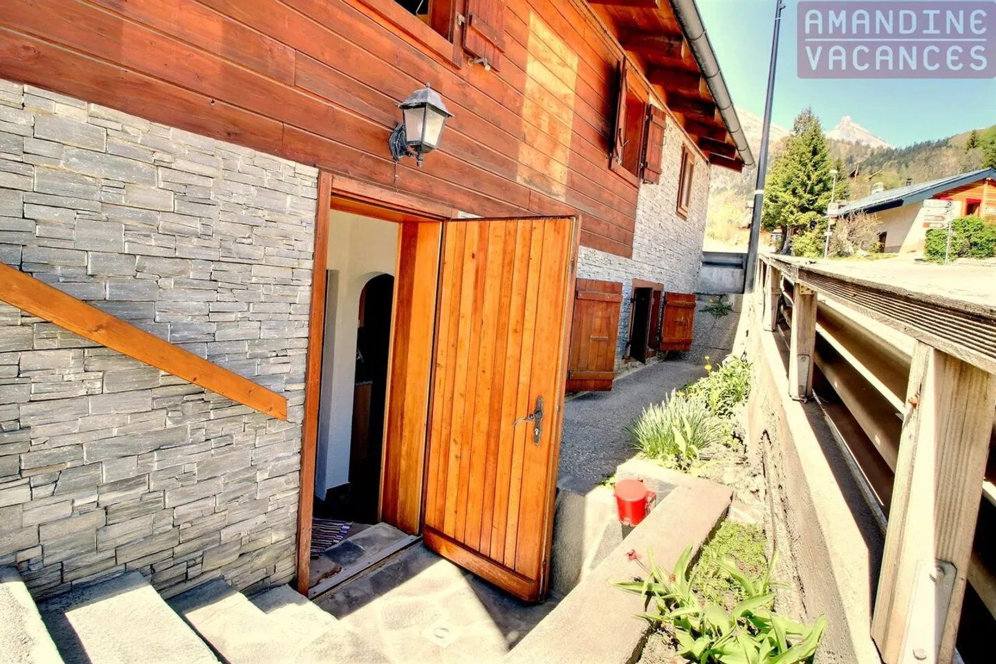 Charmantes Chalet in Ovronnaz - Foto 1 von 10