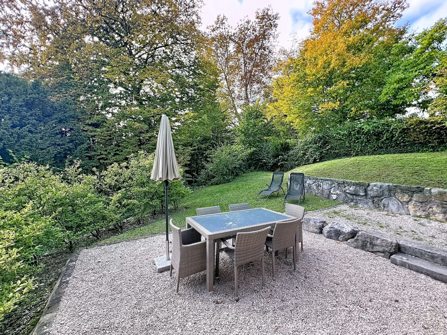 Magnificent villa with garden just steps from the lake - Photo 15 of 15