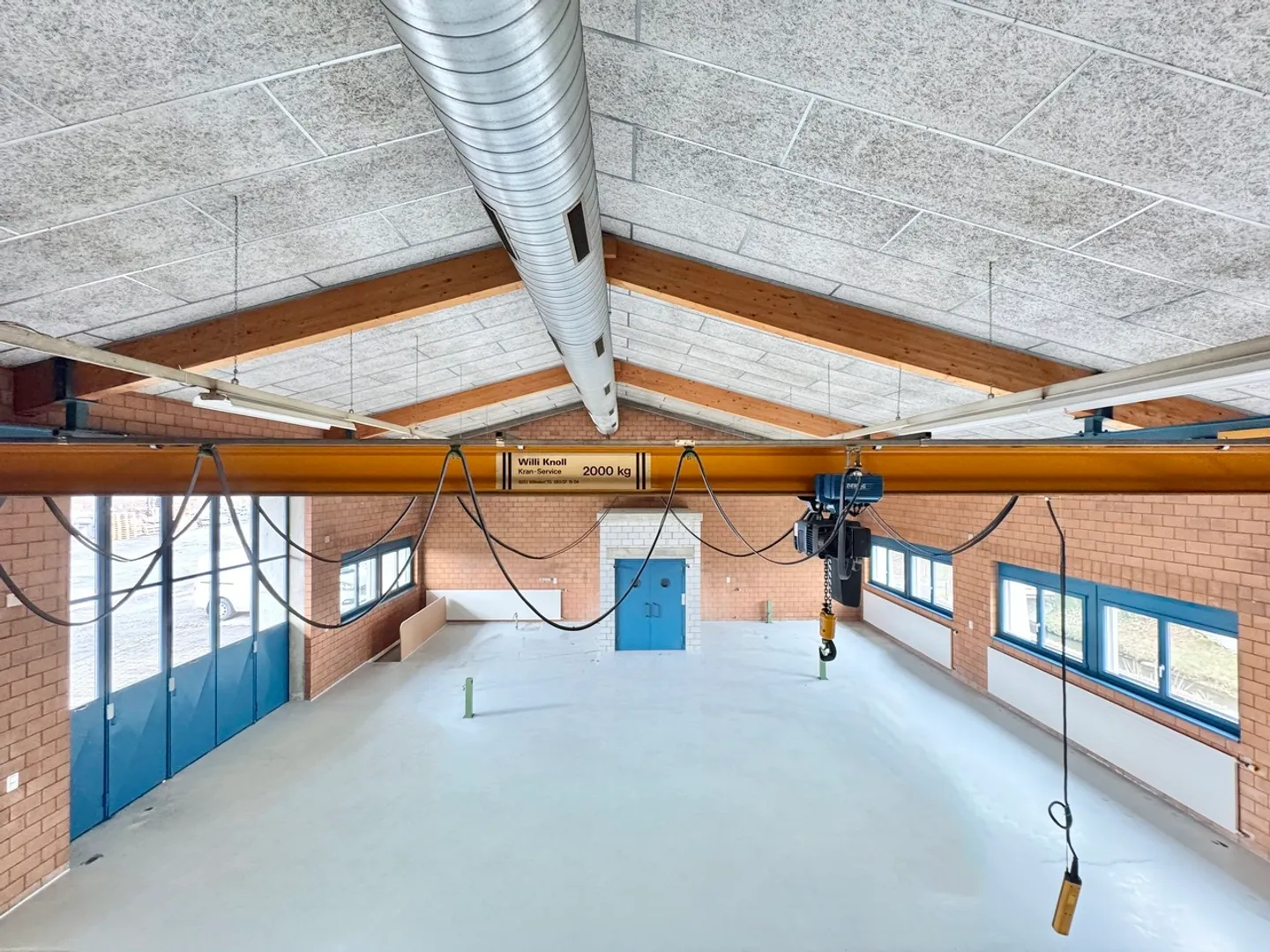 Versatile Commercial Property - Photo 5 of 10