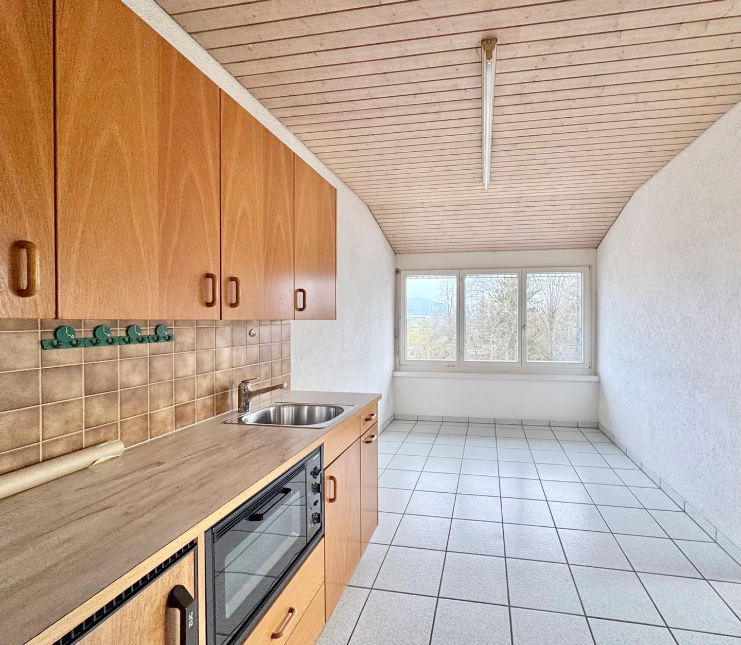 Versatile Commercial Property - Photo 6 of 10