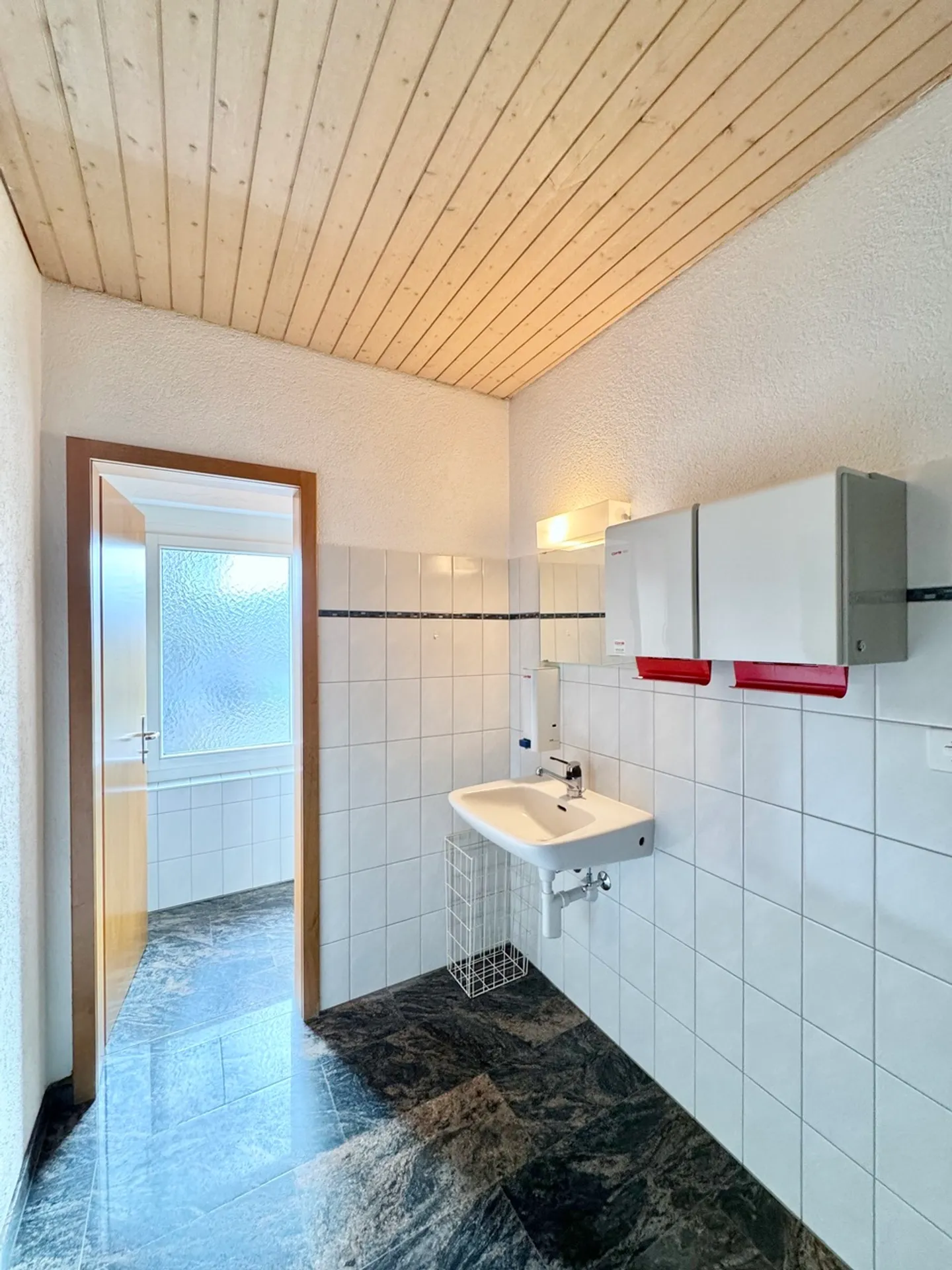 Versatile Commercial Property - Photo 7 of 10